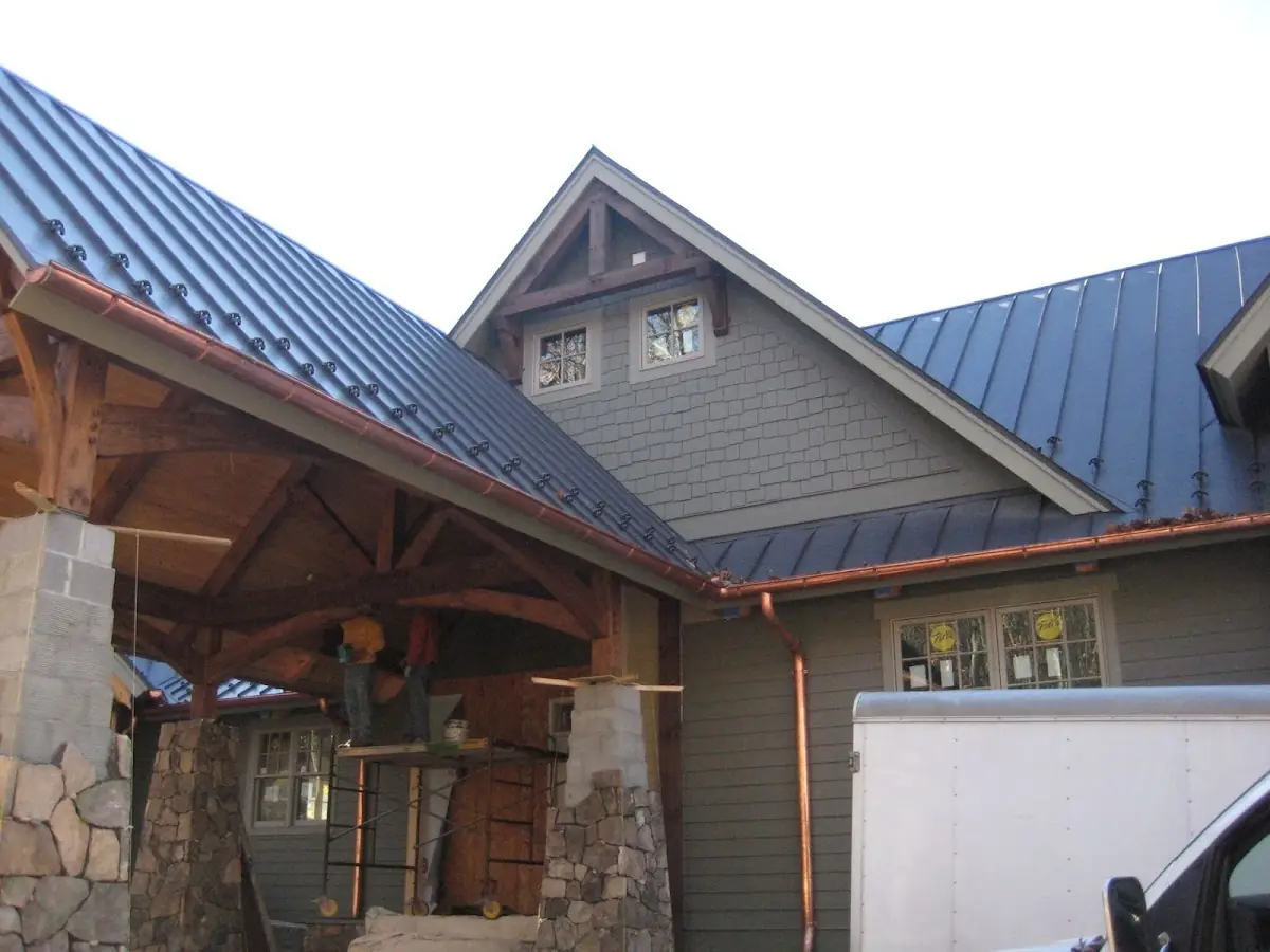 Craftsman Roofing team delivering quality roofing work in Baytown
